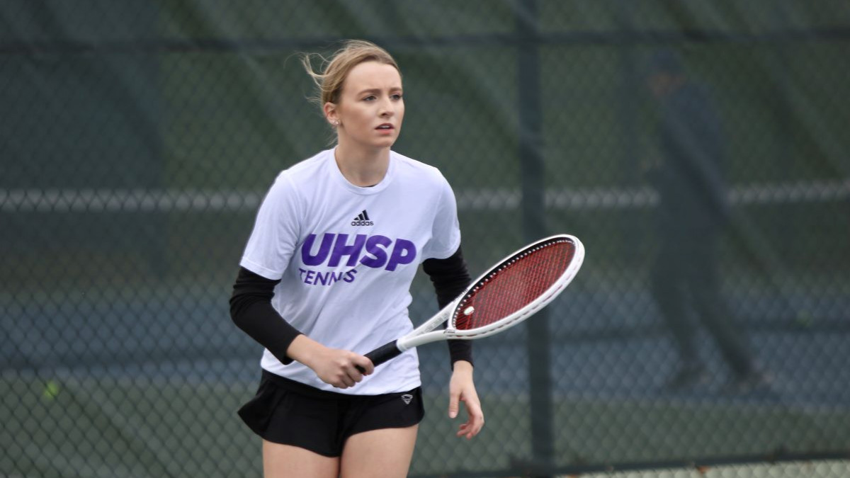 Euts Split at Illinois College